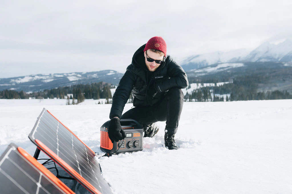 Energie für den Winterurlaub mit Kindern: Finde den besten Solargenerator